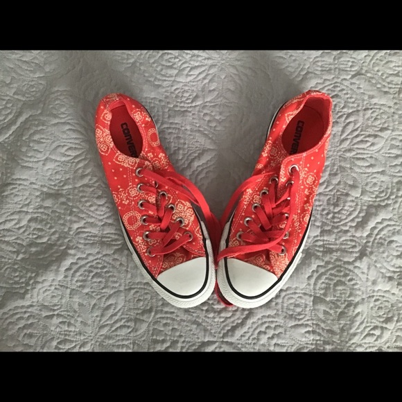 Converse - Picture 1 of 1